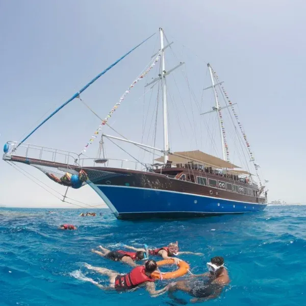 Pirates Sailing Yacht to Orange Bay — view 3